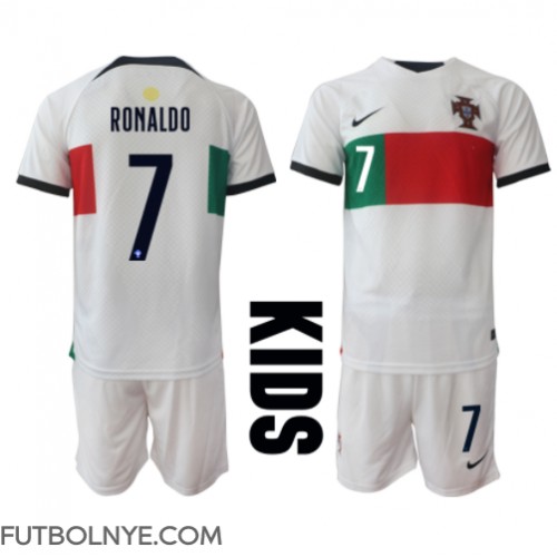 Camiseta Portugal Cristiano Ronaldo #7 Visitante Equipación para niños Mundial 2022 manga corta (+ pantalones cortos)